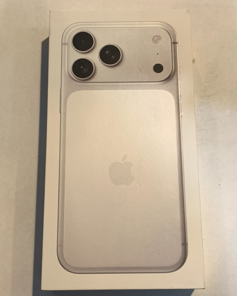 Apple iPhone 17 Pro Max A3257 – 256GB – Silver -!!! Check ESN!!