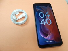 Motorola Moto G PLAY 2024 XT2413V 32G (TRACFONE) BLUE FREE BUNDLE & SHIPPING
