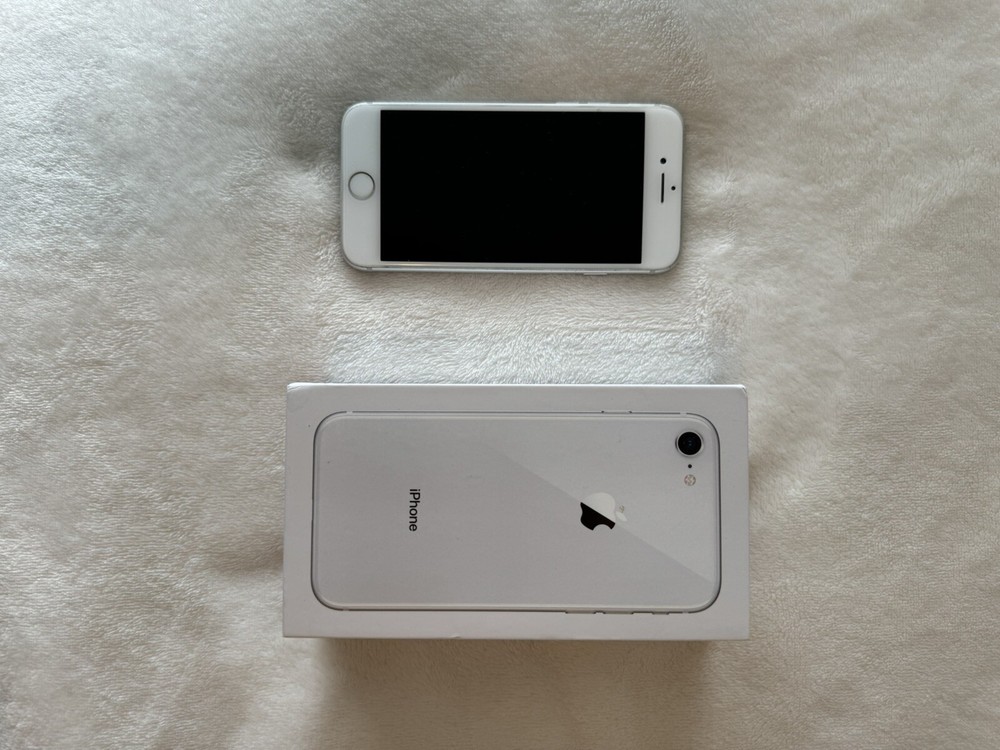 Apple iPhone 8 – 64GB – Silver (Xfinity)