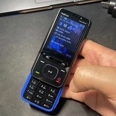 Nokia 5610 Xpress Music Unlocked GSM WCDM Camera Bluetooth MP3 3.2MP Cell Phone