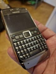 Nokia E Series E71 – Black (Unlocked) Smartphone marks on screen