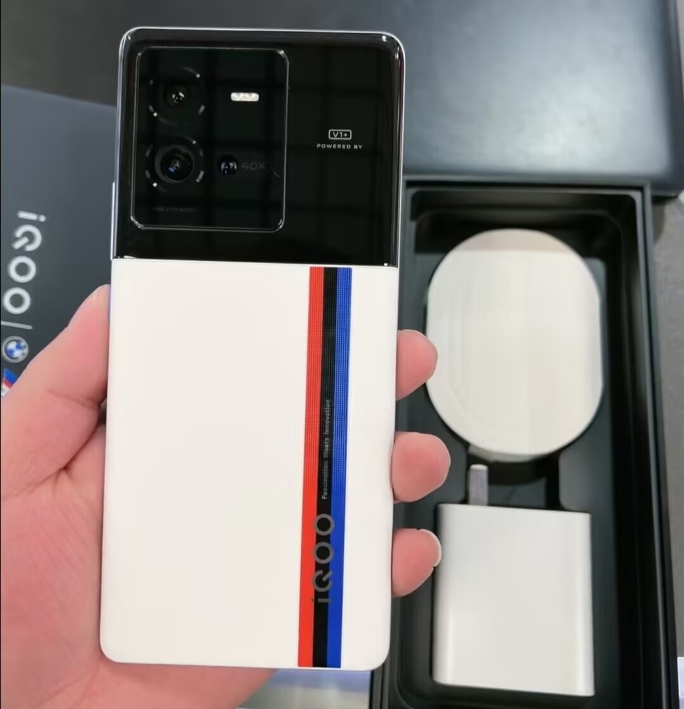 vivo iQOO 10 Pro 5G 6.78″ 50MP 256/512GB Snapdragon 8+ Gen 1 Android 12 4700mAh
