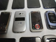 36 Phone iPhone BlackBerry UMX Nokia Samsung Cell Flip Phone Lot [Parts Only]