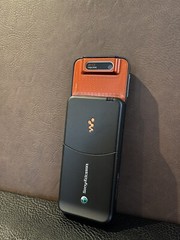 Sony Ericsson Walkman W580i – Black ( AT&T ) Vintage Cellular Phone – Bundled