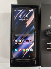 Motorola Moto Razr (2019) 128GB ( Factory Unlocked) – Noir Black ESIM