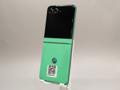 Motorola razr 2025 XT2553-3 256GB PANTONE Spring Bud Cricket Unlocked W089534