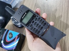 Ericsson T28 – 0.5 MB – Black (Unlocked) 2G GSM mobile phone english language