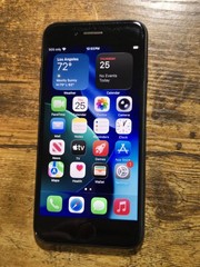 iphone SE 3rd gen 128GB Verizon Battery Health 81% No Sim Card Tray