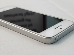 Apple iPhone SE – Model A1662- White/Space Gray – *No AC/SIM*- USED – LOCKED