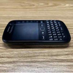 Unlocked BlackBerry 9720 3G WIFI Black/Pink 5MP Camera FM Radio GPS Cellphone