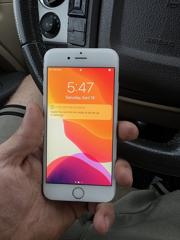 Apple iPhone 6s 64GB Silver 4.7in 12MP AT&T iOS Bar Phone Lightning