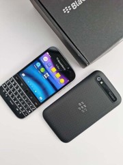 BlackBerry Classic Q20 Unlocked 16GB Keyboard Smartphone