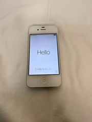 Apple Iphone 4s White Model A1387 – WORKS – Needs Sim Card – AT&T