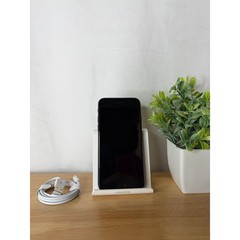 Apple iPhone SE 3rd Generation 64GB in Black – Fully Unlocked – Flawed