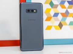 Samsung Galaxy S10e G970F 128GB 5.8 inches Dual SIM Unlocked Smartphone Open Box