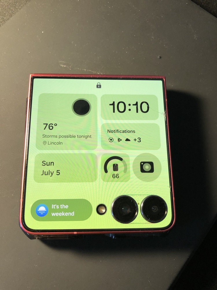 Samsung Galaxy Z Flip 7 AT&T Carriers Coral Red