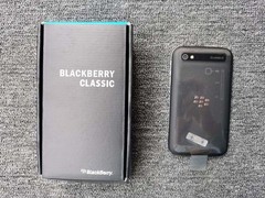 BlackBerry Classic Q20 (SQC100-2) 16GB Unlocked GSM 4G LTE Keyboard Smart phone