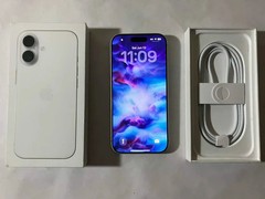 Apple iPhone 17 256GB White T-Mobile Locked Used Excellent 100% Battery 4 Cycles