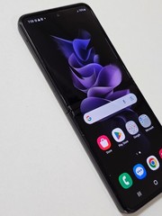 Samsung Galaxy Z Flip3 5G SM-F711U 128GB Phantom Black Factory Unlocked Phone