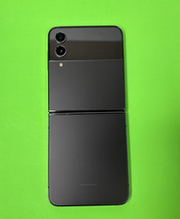 Samsung SM-F721U Galaxy Z Flip4 256GB AT&T Smart Phone – Graphite