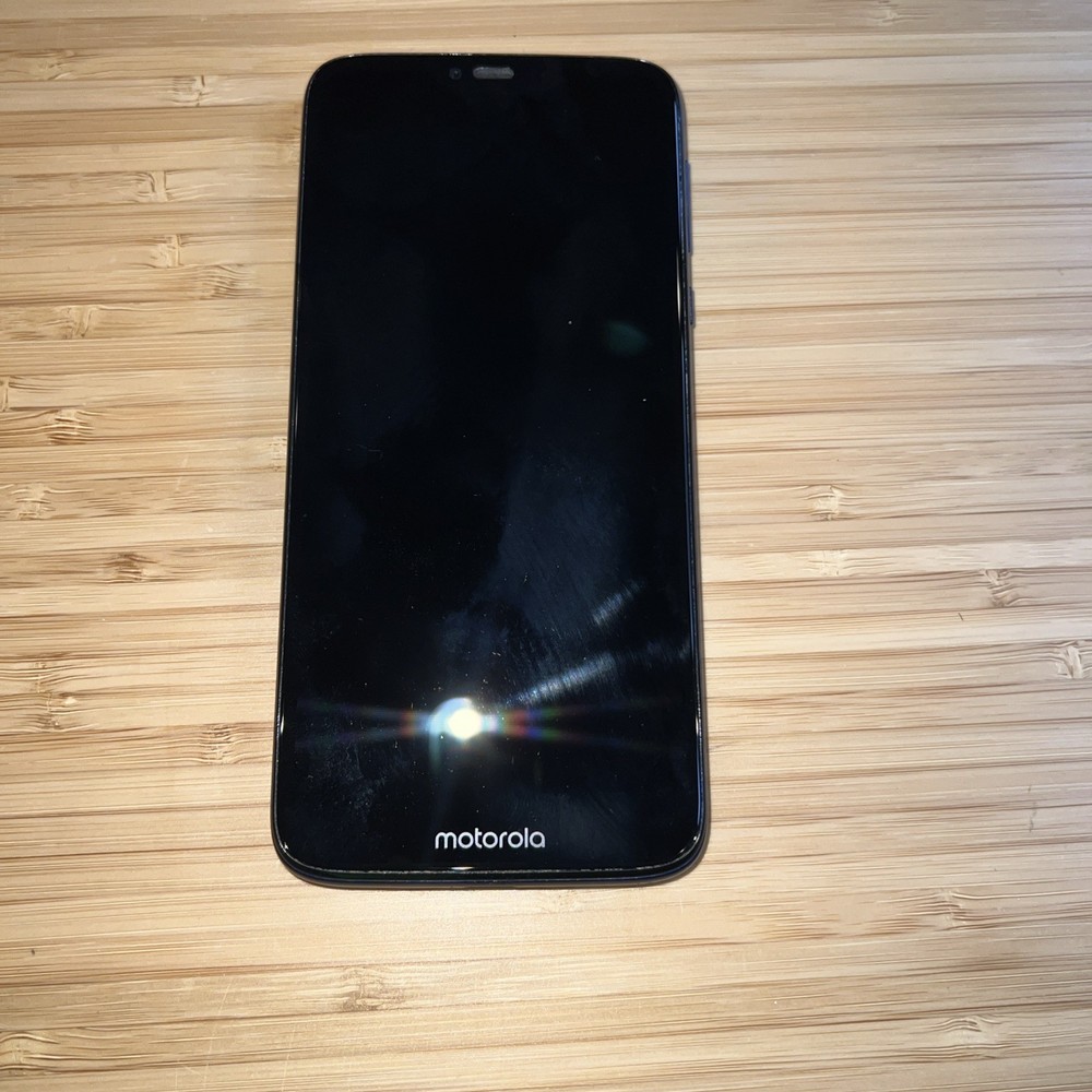Motorola Moto G Smartphone – Damaged / Defective – Does Not Power On – Parts