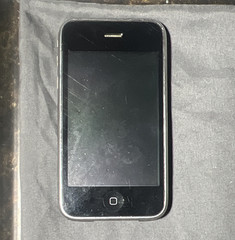Apple iPhone 3G 8GB Black 3.5in GSM Smartphone 2MP Wi‑Fi GPS Bluetooth