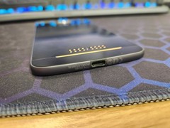Motorola Moto Z Droid – XT1650-01 For Parts or Repair No Boot Android Cell Phone