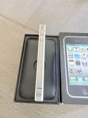 Apple iPhone 3GS 32GB Beige Original w/ Box – A1303