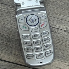 UTstarcom Audiovox CDM-8910 Silver Wireless keypad Cell Phone No Battery