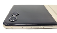 Motorola Moto Razr 2024 (XT2453) – 256GB 5G Unlocked – Beach Sand
