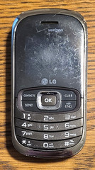 LG Octane VN530 – Brown and Silver ( Verizon ) Cellular Flip-Keyboard Phone