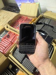 BlackBerry Classic Q20 3.5″ 8MP16GB 2GB RAM black LOT