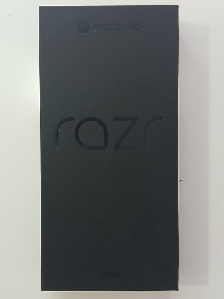 New- Motorola Razr 5G (2025) XT2553-3 256GB US Cellular Gibraltar Sea
