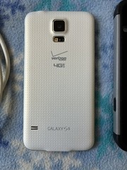Samsung Galaxy S5 SM-G900A 16GB AT&T GSM Unlocked -White Smartphone very good
