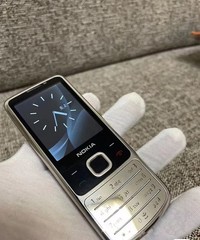 Nokia 6700 classic – 170 MB – Silver (Unlocked) 2.2″ Cellphone