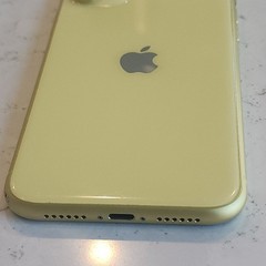 Apple iPhone 11 – 128 GB – Yellow (Unlocked) Clean Esn