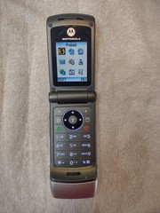 Motorola W370 TracFone – Silver and Black – charges and runs