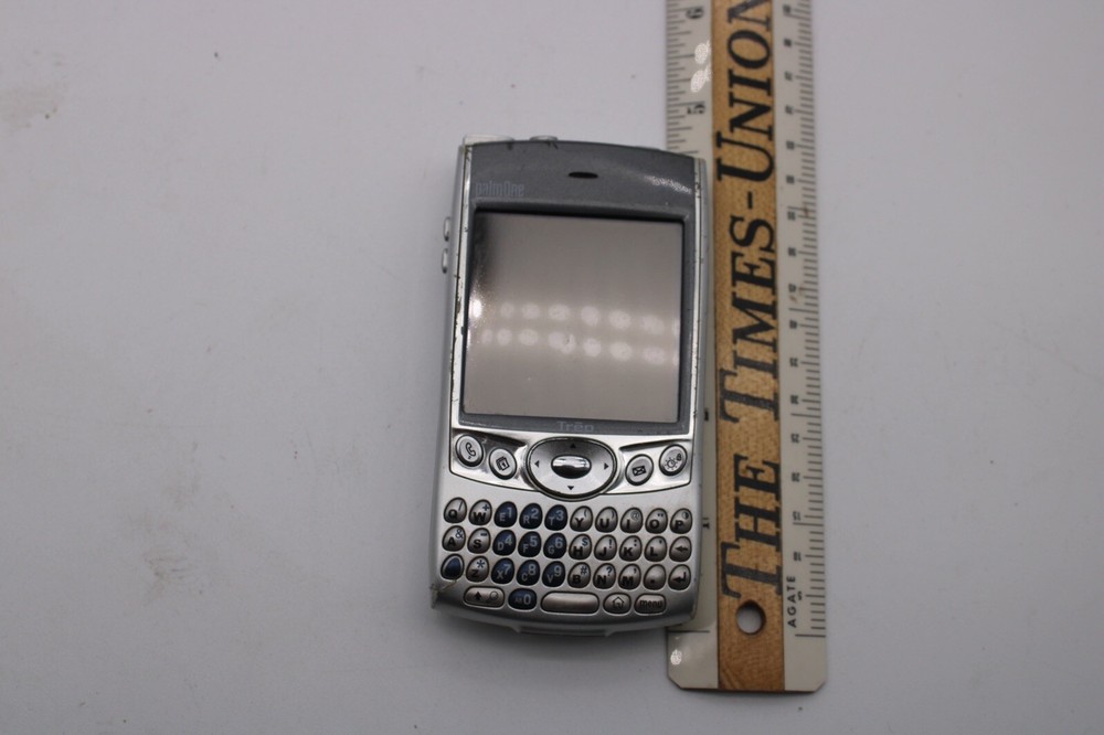 Palm Treo Silver Smartphone Parts Only R1D3
