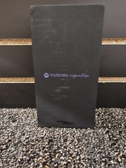 Motorola Signature 5G 512GB 16GB RAM Martini Olive Unlocked with extras