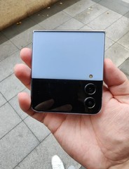 Samsung Galaxy Z Flip 4 5G SM-F721U 256G Fully Unlocked Smartphone OPEN BOX BLUE
