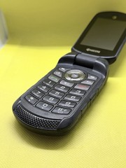 Kyocera DuraXE E4710 8GB At&t GSM Unlocked Rugged Flip Phone – Good Condition