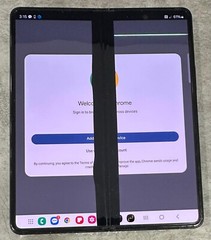 AS-IS Samsung Galaxy Z Fold3 SM-F926U – 512GB – Phantom Silver Damaged