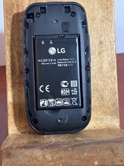 LG 441G TracFone Flip Cell Phone Tested Working Battery Included LG441GB
