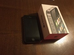 Apple iPhone 4s – 8GB – Black (Verizon) A1387 (CDMA + GSM)