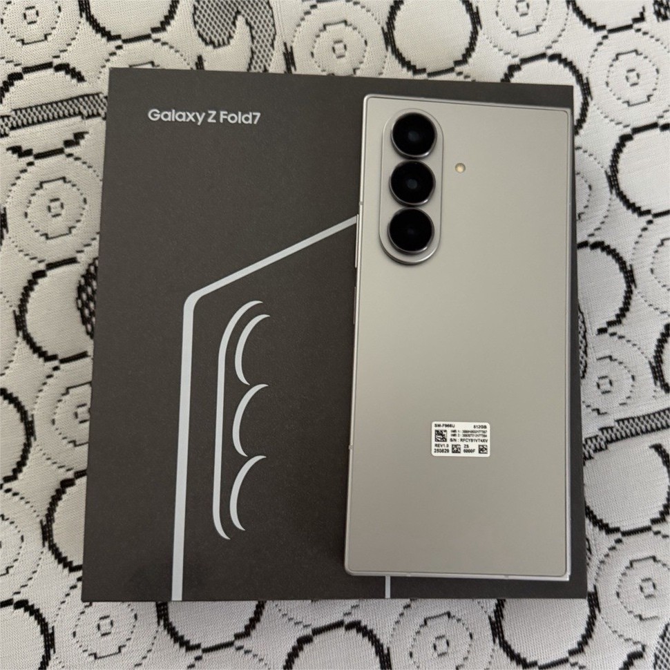 Samsung Galaxy Z Fold7 512GB Silver Foldable Phone SM-F966U w/ Box