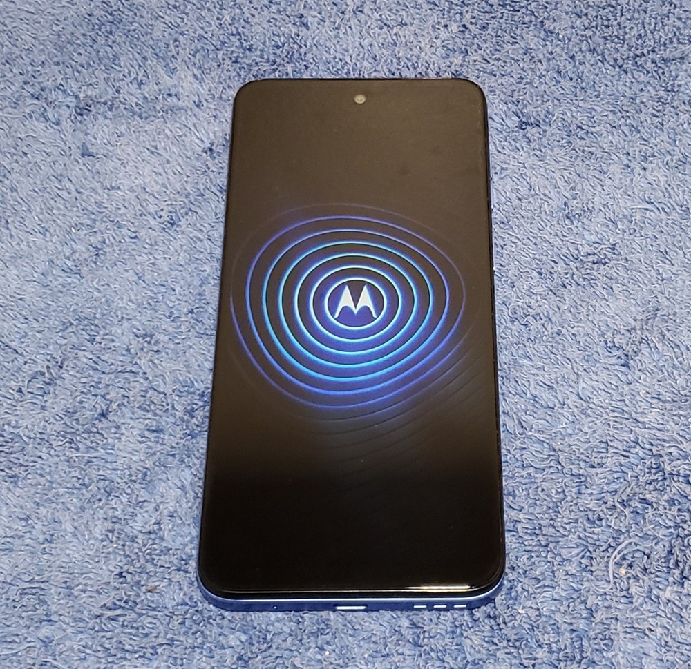 Motorola Moto G Play (2024) – 64GB – Sapphire Blue – XT2413V (TracFone)