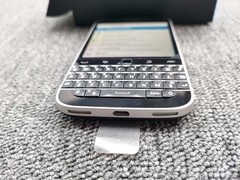 BlackBerry Classic Q20 (SQC100-2) Smart phone 16GB Unlocked GSM 4G LTE Keyboard