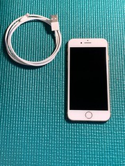Apple iPhone 8 – 64GB – Gold unlocked A1863 (CDMA + GSM)