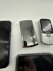 Lot of 9 Various Smartphones , Cellphones – For Parts & Cracked – Mixed Lot