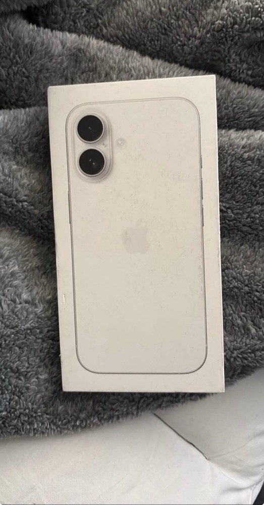 Apple iPhone 16 White 128GB A3081 Dual SIM USB Type-C Smartphone